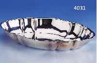 ANBIANBIETSCHALE, 830ER SILBER, WILKENS BREMEN, CA. 30ER JAHRE, HAMMERSCHLAGVERZ., BAROCK- STIL, TREIBARBEIT, RAND GEWELLT, 4.6 X 30.5 X 20 CM, ...
