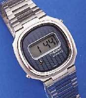 KONVOLUT: 3 DUGENA HERRENARMBANDUHREN, ALLE QUARTZGEST., UNGETR. LAGERW. UM 1975, 2X MULTIFKT., DIGITALE LCD-ANZ., EDELST. ...