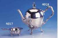 TEESIEB MIT UNTERSETZER, WILKENS BREMEN UM 1910, 800ER SILBER, REINER BAROCKSTIL, SCHWERE QUALITäT, SIEB L. CA. 13 CM