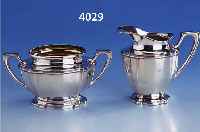 SAHSAHNEGIEßER UND ZUCKERSCHALE, DEUTSCH UM 1900, 800ER SILBER, GEBR. KÜHN, SCHWÄBISCH-GMÜND, ZUS. CA. 205 G