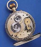 DIENSTUDIENSTUHR (ÜBERGROßE TASCHENUHR), SCHWEIZ UM 1908, ARGENTANGEH., EMAILBL. BEZ. M.M. & CO. PAT., MIT GLAS ZU ERS., WERK VERG., 15 ST., GR. ...