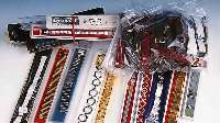KONVOKONVOLUT: 162 BÄNDER FÜR ARMBANDUHREN, 110 X LEDER, 52 X METALL, Z.T. DOUBLE, UNTER- SCHIEDL. DESIGNS UND STEGBREITEN (METALLB. MEIST FÜR ...