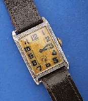 HERRENARMBANDUHR, SCHWEIZ FÜR DEN DTSCH. MARKT UM 1928, 800ER SILBER, SCHARNIERBODEN, LÜN. TULASILBER, MÄANDERMUSTER, TEILW. BER., BLATT ...