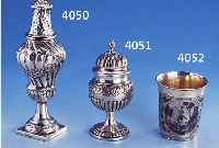 GEWGEWÜRZSTREUER, HISTORIZISTISCH UM 1870/80, 830ER SILBER, GRAV., FEINER GUß, NACHGE- STOCHEN, H CA. 14 CM