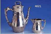 KAFFEKAFFEEKANNE UND SAHNEGIEßER, DEUTSCH UM 1902/ 03, 800ER SILBER, MEISTERMARKE BRÜDER PETERSFELD, BERLIN, REINER JUGENDSTIL, 1 DÄMMRING ...