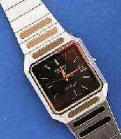 ZENITH HERRENARMBANDUHR PORT ROYAL, HIGH- TECH-QUARTZW. M. SEK.-TAKT U. DATUM, SCHWEIZ UM 1990, UNGETR. LAGERW., SAPHIRFLACHGL., ZU DEN BANDANST. ...