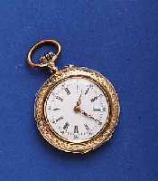 DAMENDAMENTASCHENUHR, SCHWEIZ UM 1900, GG 585/000 , RÜCKS. EMAILL. ERKENNB., VOGELPAAR, RAND DELL./BESCH., EMAILBL., METALLCUV., VERG. ZY- ...