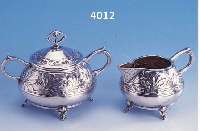 JUGENDJUGENDSTILZUCKERDOSE UND MILCHKÄNNCHEN, DEUTSCH UM 1900, WMF, LEGIERUNG AS I/0, INNEN- VERGOLDUNG, REINER JUGENDSTIL MIT MISTEL- ...