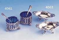 PAAR GEWÜRZ-/SALZSCHÄLCHEN, FRANKREICH UM 1900, 950ER SILBER, MEISTERMARKE UND SIGN. CARDEILHAC, BEK. FRZ. SILBERSCHMIED, ELEGANTE MUSCHELFORM ...