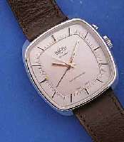VULCAIN CRICKET ARMBANDWECKER, SCHWEIZ UM 1972, EDELST. POL., DOPPELTER RESONANZ-EDELST. -BODEN GEDR., ZWEITEILIGES AUFWEND. BLATT, 17 ST., ...