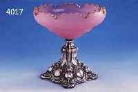 ANBIETSCHALE, WOHL BÖHMEN UM 1850/60, FUß SILBER GEFÜLLT, 2. BAROCK, SCHALE, ROSA- FARB. STEINGLAS AUßEN MATT, INNEN POLIERT, ORIG. GOLDRAND ...