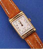 PIQUOT DAMENARMBANDUHR, SCHWEIZ UM 1998, WENDEGEH., HART VERG., LEDERBD., ORIG. ETUI, HIGH-TECH-QUARTZWERK, BL. LT. FLECKIG (MIT LUPE ERKENNBAR), ...
