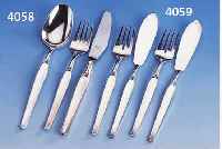12-TEIL. FISCHBESTECK, ROBBE & BERKING, CA. 60ER JAHRE, BEST. AUS 6 MESSERN UND 6 GABELN, PERLSTABVERZIERUNG, CA. 510 G,