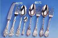 6 GABELN UND 6 LÖFFEL, WILKENS BREMEN UM 1900, 800ER SILBER, ENTWERFER J.H. WERNER BER- LIN, SCHÖNES DEKOR MIT BEIDS. ERHABENER LILIE, ...