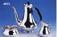 KAFFEEKANNE, SAHNEGIEßER UND ZUCKERSCHALE, DÄNEMARK KOPENHAGEN, 830ER SILBER, CA. 50ER JAHRE, HERSTELLERMARKE COHR, SEHR BEKANNTE ...