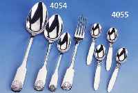 24 TEILIGES BESTECK MIT MUSCHELDEKOR, DÄNE- MARK KOPENHAGEN AB 1917, 830ER SILBER, VERSCH. GRAVUREN, HERSTELLERMARKE UNGED., BEST. AUS 6 ...