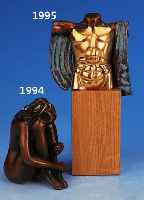 BRUNI, BRUNO, BRONZEFIGUR, SITZENDER WEIBLICHER AKT, SIGN. UND NUM. 1439/5000, H. CA. 8 CM