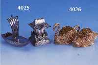 2 SILBEROBJEKTE, WOHL JAPAN, 1910, 950ER STERLINGSILBER, 1 X SCHIFFCHEN, H. CA. 6.5 CM, L. CA. 7 CM; 1 X TEEHÄUSCHEN, H. CA. 5 CM