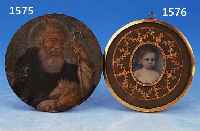 MINIATURMALEREI, DEUTSCH, UM 1820/30, PORTRAIT EINES KL. MÄDCHENS, OVAL, UNTER GLAS, RAHMEN, PP. MIT ROSENGIRLANDEN BELEGT, METALL VERGOLDET, ...