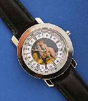 EROTIK HERRENARMBANDUHR, METALL VERCHR., QUARTZW. M. SEK.-TAKT, BLATT BEDR. M. EIND. EROTISCHER SZENE, LEDERB., LT. EINL. 20 GE- FERT., HIER NR. ...