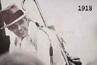 BEUYS, JOSEPH, 1921-1986, FLUXUSKONZERT, HANDSIGNIERT, AM UNTEREN RAND MINIM. EINGE- RISSEN (CA. 5 MM), CA. 42,5 X 60 CM