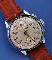 KONVOLUT: 2 ARMBANDUHRCHRONOGRAPHEN, SCHWEIZER PRODUKTION UM 1940, BEIDE METALLGEH. VERN., BEIDE NUTZSP., ADDITIONSZÄHLER BEI 12, EDELST.BÖD. ...