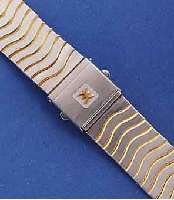 KONVOLUT: 4 METALL-ARMBANDUHRENBÄNDER BEKANNT. SCHWEIZER FABRIKATION, 1X FÜR HERREN TANDAL/ ROSE-G, UNSICHTB. SICHERHEITSFALTSCHL., ÄUßER- STE ...
