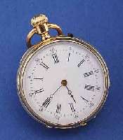 DAMENTASCHEN-/ANHÄNGEUHR, SCHWEIZ UM 1890, 14 CT. GG, BOD. SYMMETR. GUILL., AUßEN LEICHT DELLIG/BER., PERF. EMAILBL., ORIG. ZEIGER, GOLDCUV., ...