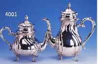 KAFFEE- UND TEEKANNE, COHR, KOPENHAGEN, DÄNE- MARK, KÖNIGL. HOFJUWELIER, SILBERAUFLAGE, 30ER JAHRE, DECKEL MIT KLAPPSCHARNIER, H. CA. 22.5 BZW. ...