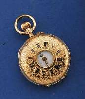 DAMENTASCHEN-/ANHÄNGEUHR, HALBSAVONETTE, SCHWEIZ FÜR DEN DEUTSCHEN MARKT UM 1902, ROSE- G 585/000, BOD. U. GLASRD. SYMETR. SCHMUCK- GRAV., ...