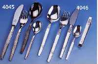 74-TEILIGES BESTECK, 800ER SILBER, FA. WENZ, BEST. AUS: 12 LÖFFEL, 11 GABELN, 8 MESSER, 12 DESSERTGABELN, 11 DESSERTMESSER, 7 KAFFEELÖFFEL, 1 ...