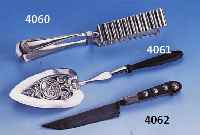 TORTENHEBER, UM 1825/30, SILBER, MEISTERMARKE FO UNGED., LEICHT VERBEULT, KLASSIZISTISCH, GRIFF EBENHOLZ