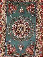 ESFAHAN FEIN,PERSIEN CA 165 X 105 CM..KORKWO LLE M.U.AUF SEIDE.EHZ 2.CA 10 JAHRE.1MIO KN/QM