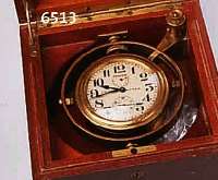 ZENITH KLEINER MARINECHRONOMETER, SCHWEIZ UM 1925, ZWEITEIL. HOLZKASTEN, MASSIV MESSINGGEH. KARDANISCH AUFGEH., 8-TAGE-WERK, FERTIGUNGS- NR. 200246, ...