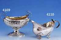 SAUCIERE, DEUTSCH, HANAU UM 1900, 830ER SILBER, BES.-MONOGR. UND DAT. 1931, CA. 285 G, REINE TREIBARBEIT, HENKEL FLORAL VERZIERT, ...