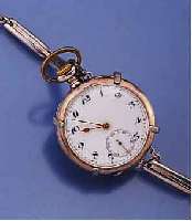 ETERNA DAMENTASCHEN/ANHÄNGEUHR HIER ALS ARM- BANDUHR IM VERSILBERTEN METALLBAND MIT HALTE- KLAMMER, SCHWEIZ UM 1914, 800ER SILBER, RÄNDER VERG., ...
