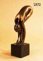 BRUNI, BRUNO, GEB. 1935 GRADARA/ITALIEN, SCHLAFENDE, BRONZEFIGUR, SIGNIERT UND NUM. 20/ 250, GRANITSOCKEL, GESAMTH. CA. 47 CM