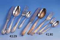 18-TEILIGES BESTECK, DEUTSCH UM 1928/30, 800ER SILBER, MEISTERMARKE UNGED., BEST. AUS: 2 MESSER (GRIFFE GEFÜLLT, KLINGEN STAHL), 2 GABELN, 2 ...