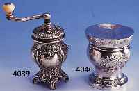 SALZSTREUER, SCHARPER BERLIN UM 1900, EINE DER BEKANNTESTEN SILBERSCHMIEDEN DEUTSCH- LANDS, 800ER SILBER, BAROCKSTIL, FEIN PUNZ. UND ZIS., IN ...