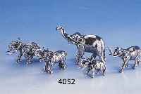 LOT 5 ELEFANTENMINIATUREN, STERLINGSILBER, MASSIV, GLÜCKSBRINGER MIT NACH OBEN GERICHTE- TEM RÜSSEL, NATURALIST.-IDEALIST. DARSTELLUNG, H BIS ...