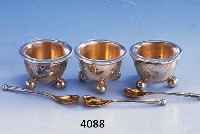 6 GEWÜRZSCHÄLCHEN MIT PASSENDEN LÖFFELN, DEUTSCH BREMER SILBERWARENFABRIK UM 1900, 800ER SILBER RESTE ALTER VERGOLDUNG, VERTREIBER WILH. ...