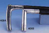 SPAZIERSTOCK, GRIFF 800ER SILBER, DEUTSCH UM 1900, GRIFF RECHTWINKLIG GEKNICKT, BAND- VERZ., GUILLOCHIERT MIT SPIRAL- UND ROSENMOTIVEN, ...