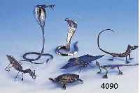 LOT TISCHDEKORATION MIT VERSCH. INSEKTEN U.A. SILBER, ALLES VOLLPLAST. GEARBEITET, 10 VERSCH. TIERE: GOTTESANBETERIN, KREBS, SCHILD- KRÖTE, ...