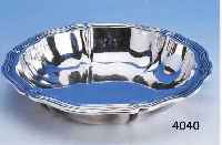 ANBIETSCHALE, DEUTSCH, UM 1915, 925ER SILBER, BAROCKSTIL, WANDUNG 6-FACH GEKNIFFEN, RAND 4-FACH GERIEFT UMLAUFEND, GEW. CA. 510 G, D. CA. 25.5 ...