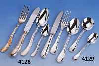 69-TEILIGES BESTECK CHRISTOFLE, PARIS, 925ER SILBER, MODEL PERLES, BEST. AUS: 12 MENUEGABELN, 12 MENUEMESSER, 12 MENUELÖFFEL 12 ...