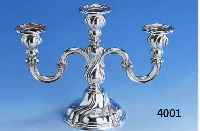 3-ARMIGER KERZENLEUCHTER, 830ER SILBER, DEUTSCH CA. 30ER JAHRE, BODENPLATTE METALL ZUR ARMIERUNG, BAROCKSTIL, MEISTERMARKE GF UNGED., H CA. 21 CM