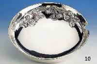 Silber-Anbietschale, 925er Silber, handgetrieben, schÖne schwere Ausf., plast. Brombeerendekor, Rand mit BordÜre, H 6.5 cm, H ca. 28 cm