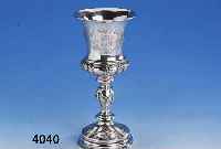 Pokal, 13-lÖt. Silber, 1860/70, Inschrift von 1885, 50-jÄhr. MeisterjubilÄum der Knopf- macherinnung, grav., Fuß gefÜllt, Reste alter ...