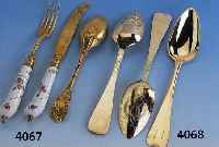 MESSER, GABEL, LÖFFEL, MEISSEN/AUGSBURG UM 1735/40, ARBEITSTEILE BZW. LÖFFEL 13- LÖTIG VERGOLDET, JAHRESMARKE SELING NR. 234, MEISTERMARKE ...