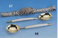 2-teiliges Salatbesteck, Wilkens & SÖhne um 1880, Griffe Elfenbein, Gebr.-teile Silber geprÜft, vergoldet, L ca. 29 cm, orig. Etui, Wilkens & ...